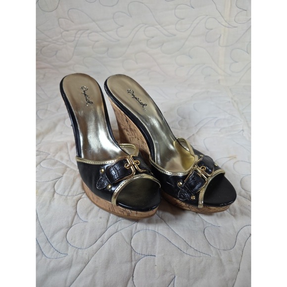 Qupid Women's 4"  Wedge Cork Heel Black  With Buckle Size 7  Y2K - Picture 1 of 9